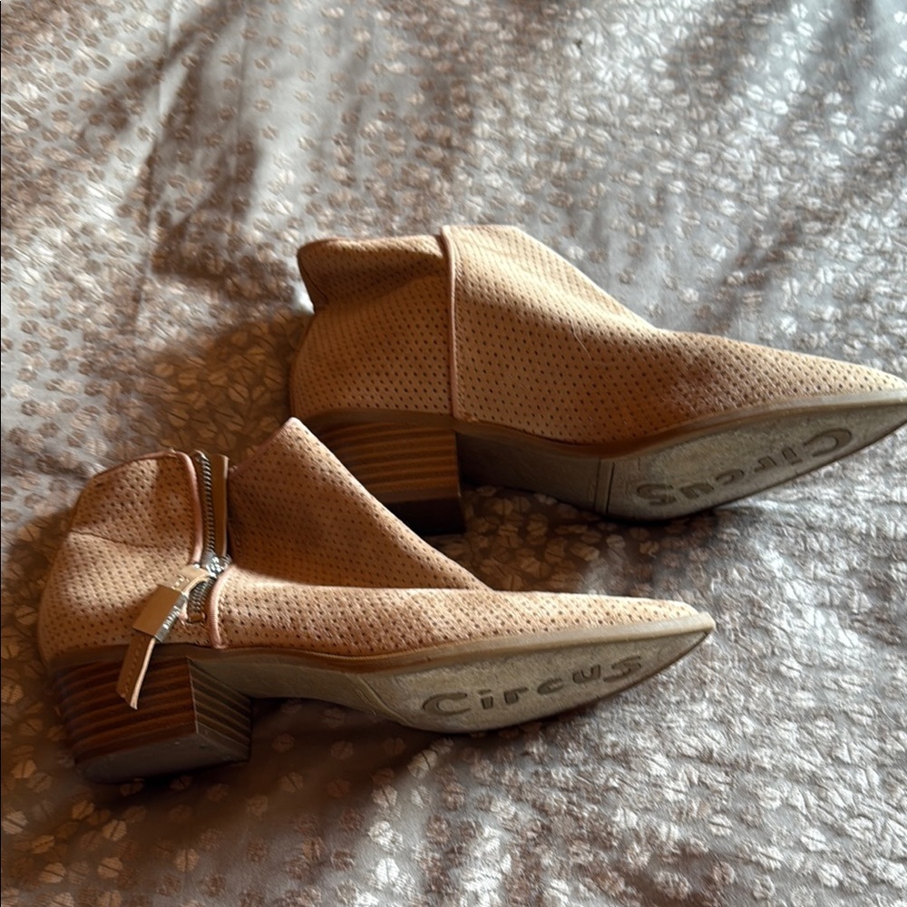 Circus by Sam Edelman Women's Tan Ankle Boots